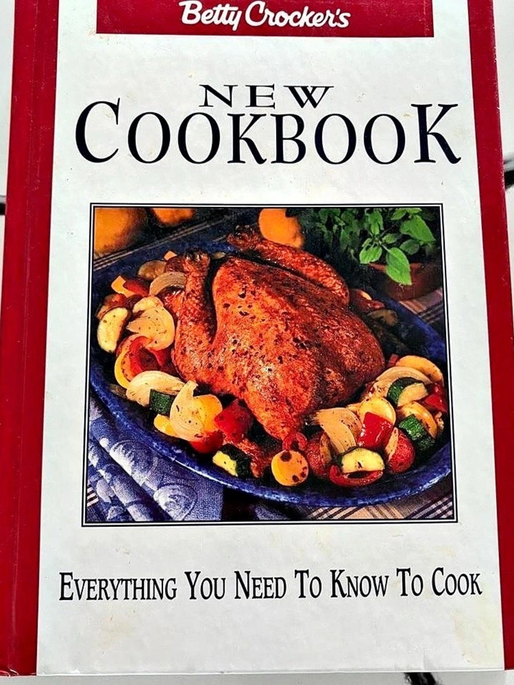 Betty Crocker 's New Cookbook (Eighth Edition) Eighth Edition Hardcover Red &